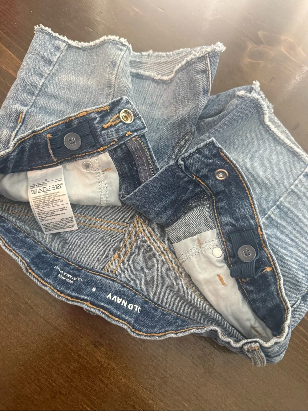Old Navy High Waisted Light Blue Denim Frayed Hem Jean Shorts, size 8